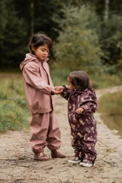 Celavi Regenoverall Seepferdchen Bordeaux Einteiler 10 Celavi Regenoverall Seepferdchen Bordeaux Einteiler -Babybekleidungs Geschäft CELAVI SS22 16 1280x1280