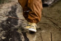 CeLaVi Regenanzug Baggerlader Traktor 2 Teile Strohgelb/nougat -Babybekleidungs Geschäft CELAVI SS22 26 1280x1280