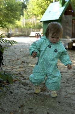 Ducksday Regenanzug Ben Türkis Regenoverall 9 Ducksday Regenanzug Ben Türkis Regenoverall -Babybekleidungs Geschäft Ducksday rainsuit ben tuerkis3 1280x1280