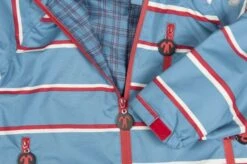 Ducksday Regenanzug Benjamin Himmelblau Gestreift 11 Ducksday Regenanzug Benjamin Himmelblau Gestreift -Babybekleidungs Geschäft Ducksday regenanzug Benjamin 4 1280x1280