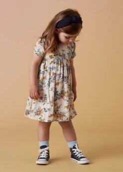 Creamie Kleidchen Cremeweiß Flowers -Babybekleidungs Geschäft blumenkleid creamie mais beige 1280x1280