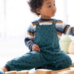 People Wear Organic Langarmshirt Blockstreifen Blau/nougat -Babybekleidungs Geschäft people wear latzhose petrol dots 3 1280x1280