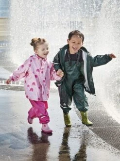 CeLaVi Regenanzug Grün Regenhose + Regenjacke -Babybekleidungs Geschäft rain19 1280x1280